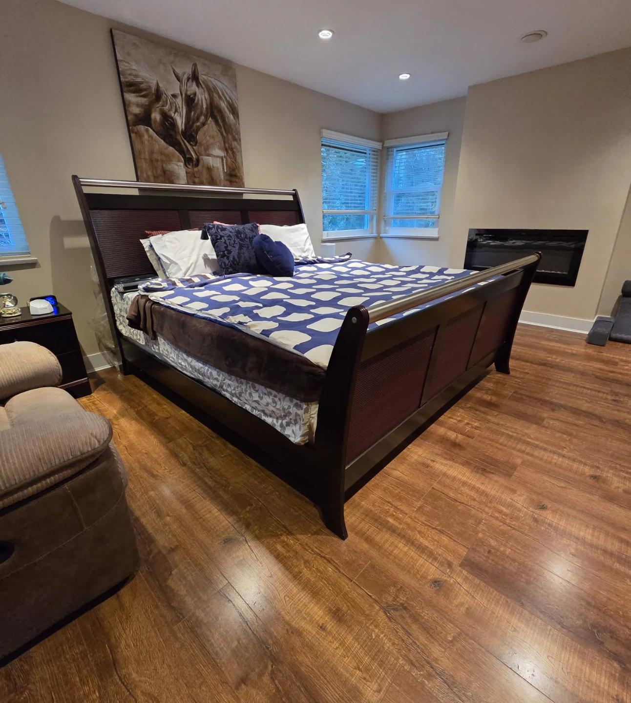 Sleigh Bed Frame with Matching Dresser Set - photo 3
