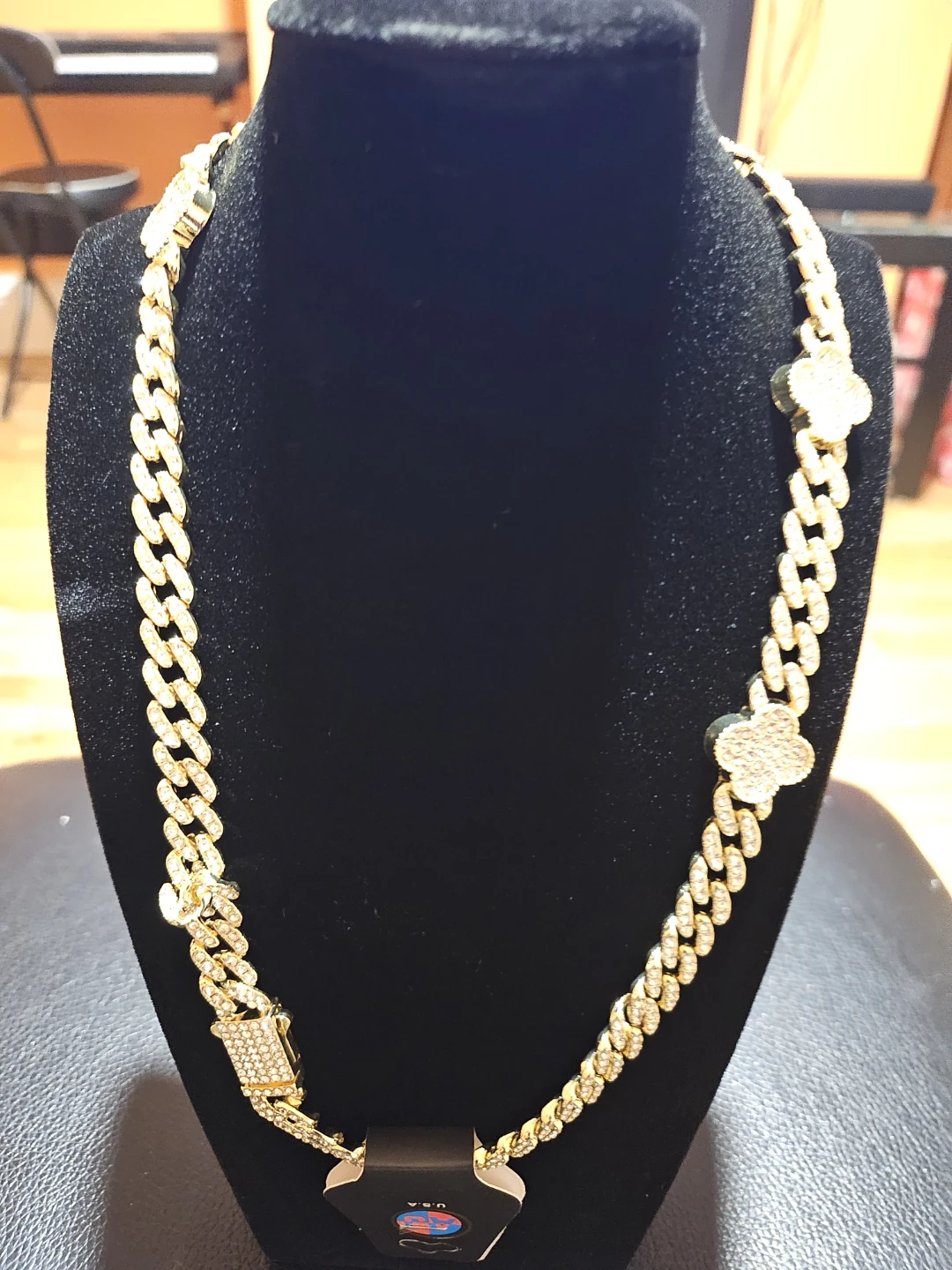 Gold Tone Chain Necklace with Rhinestones