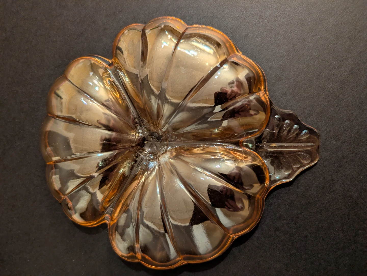 Vintage 1930s Carnival Jeanette Glass clover dish - photo 2