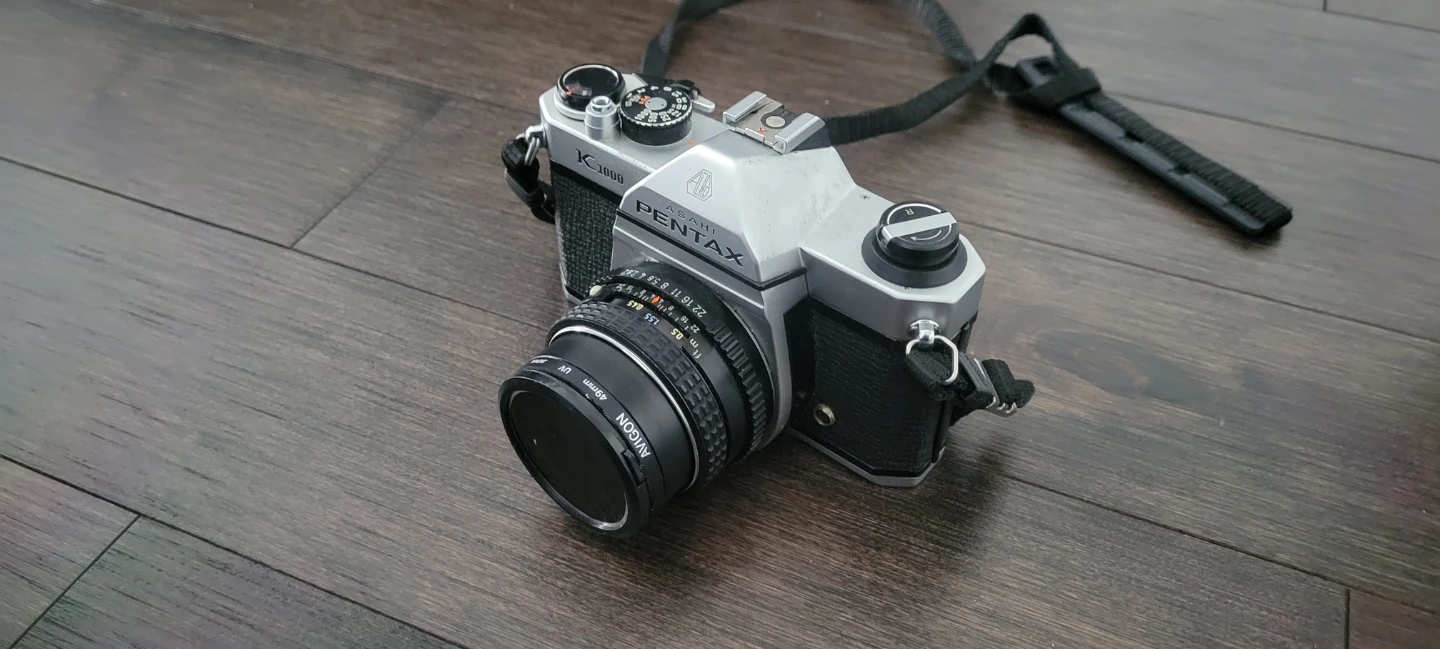 Pentax K1000 35mm Film Camera with Case - photo 3