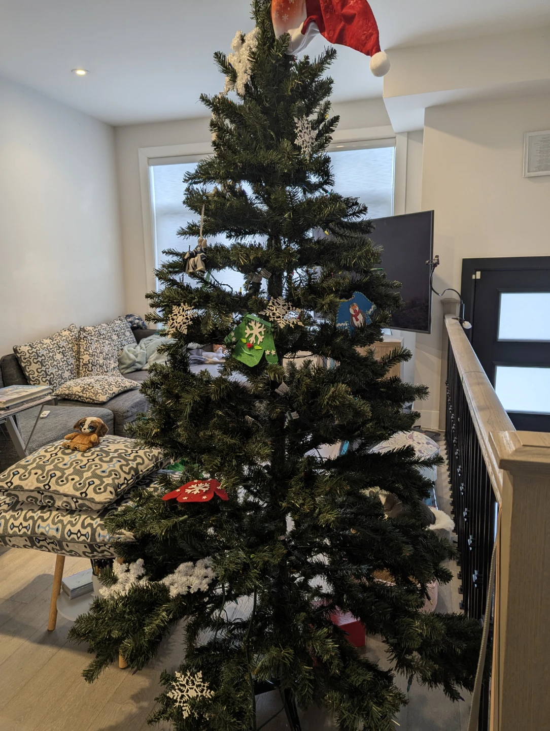FREE tall Christmas tree 🧡