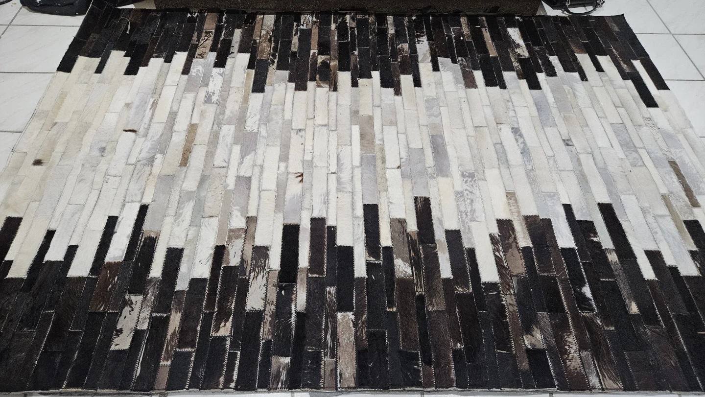 Black & White Cowhide Rug (160x230 cm) - photo 2