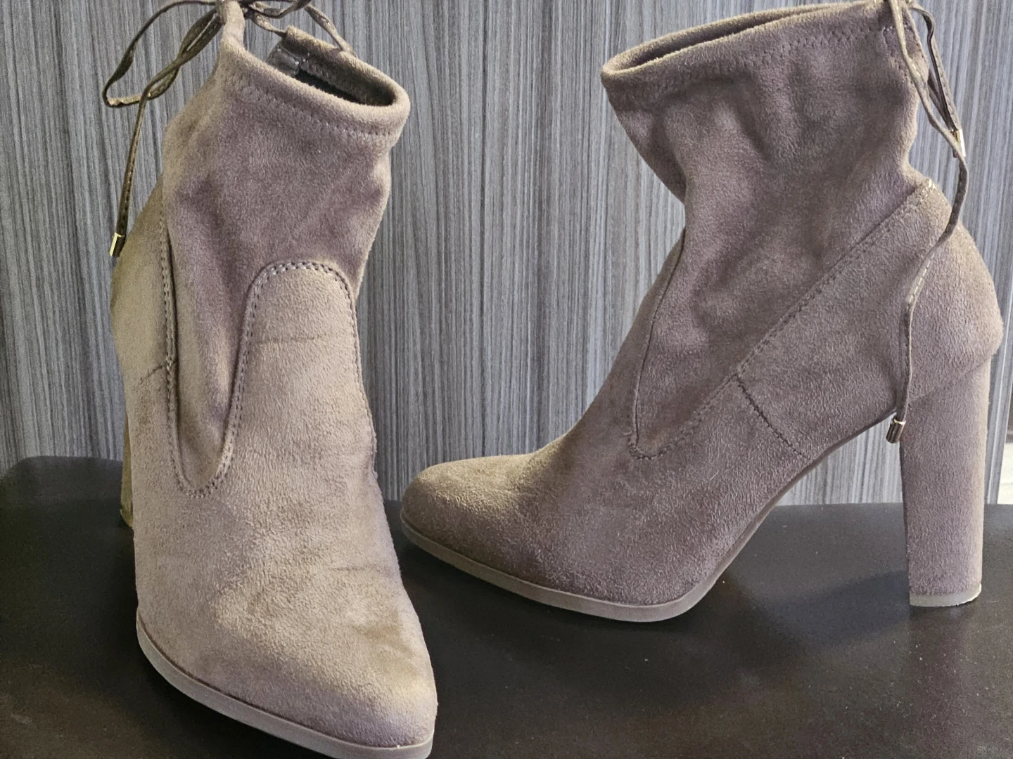 Justfab  Suede  Beige High Heel Ankle Booties size 8 /eu 38.5