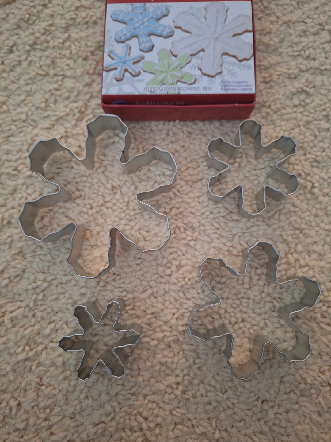 Wilton Snowflake Cookie Cutter Set - New in box - photo 3