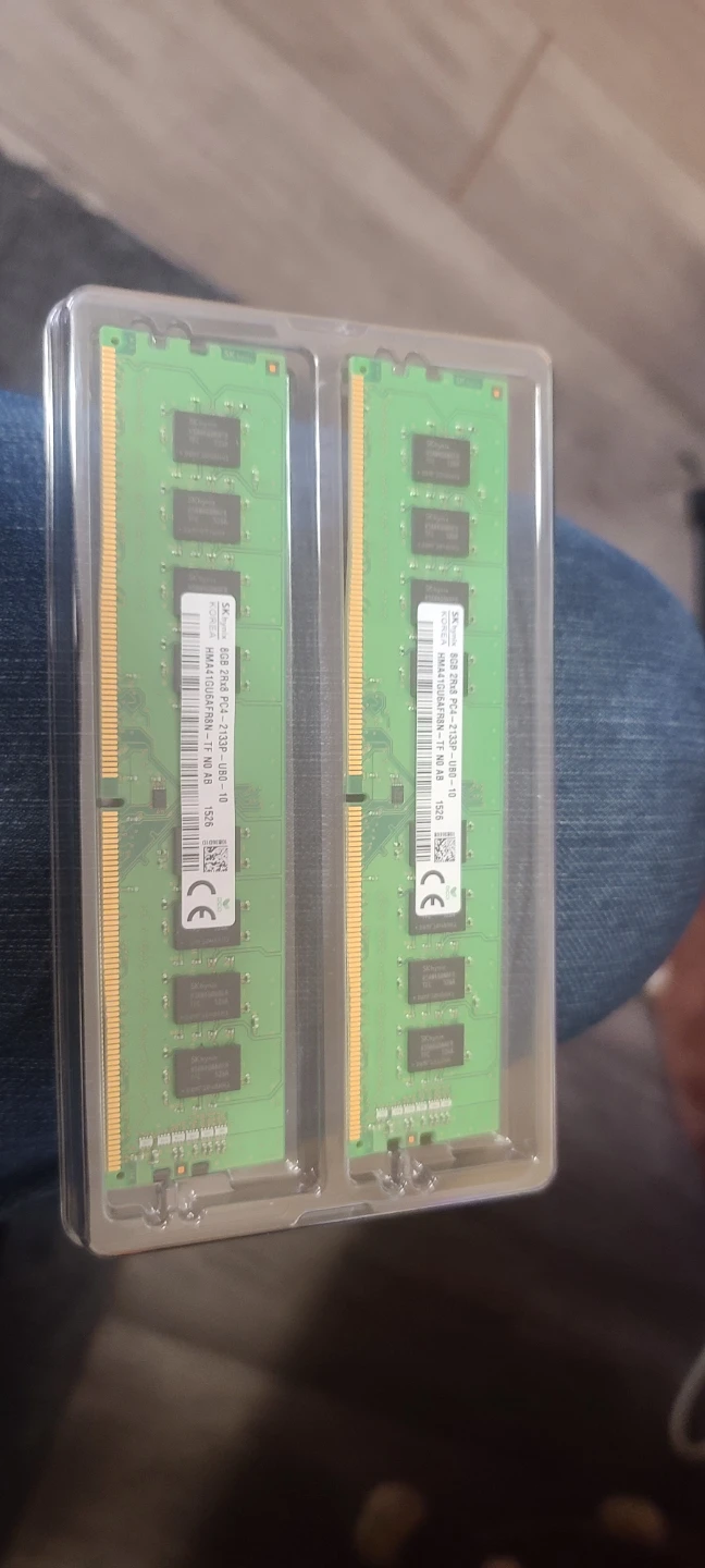 SK Hynix 16GB DDR4 (2x8)  PC4-2133P RAM