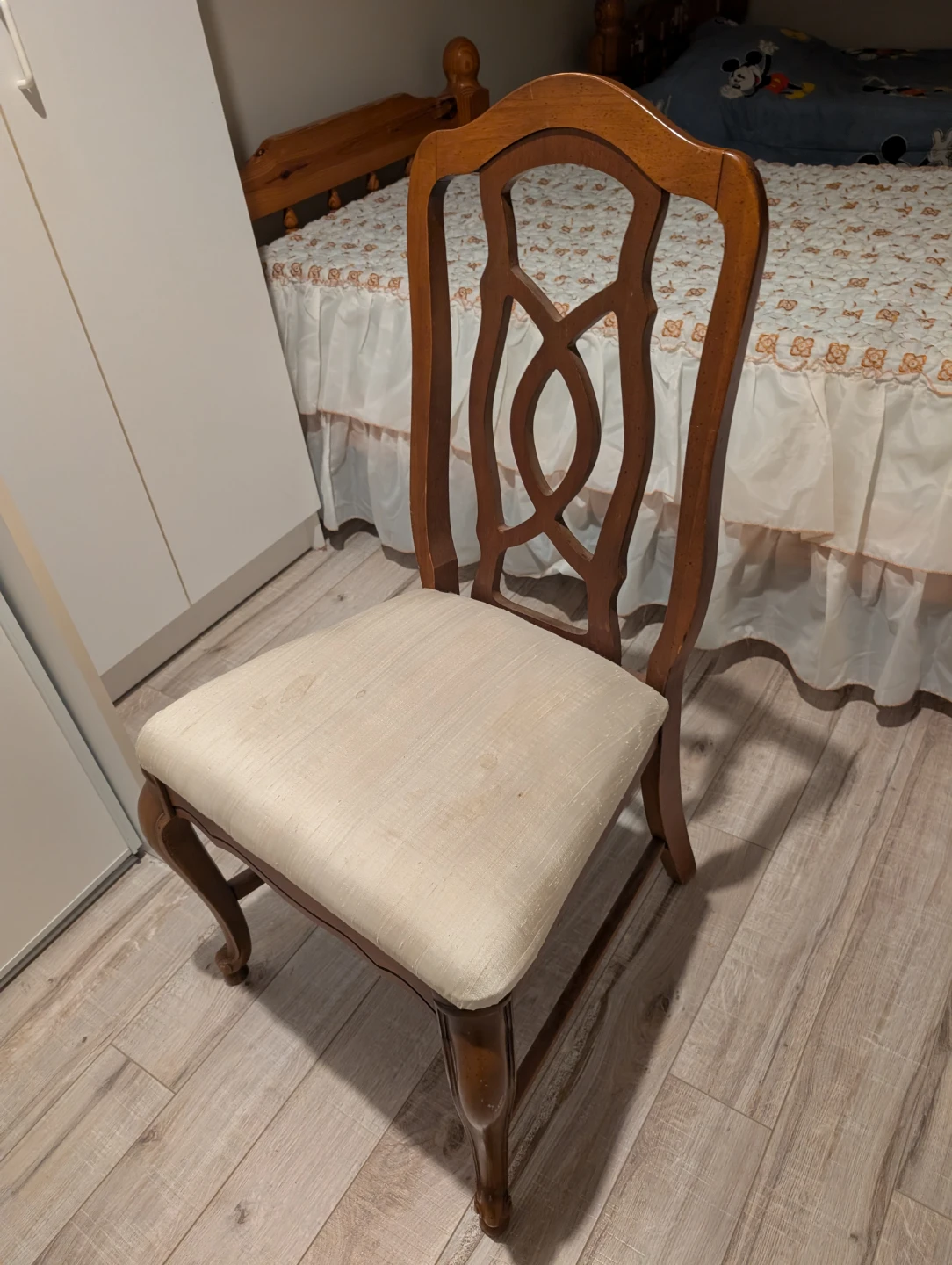 Wooden Dining Chair with Cream Cushion🥕