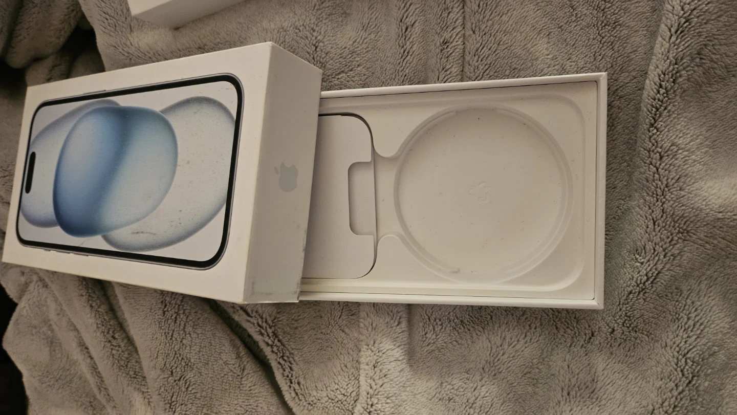 iPhone 15 Blue - 256Gb - photo 3