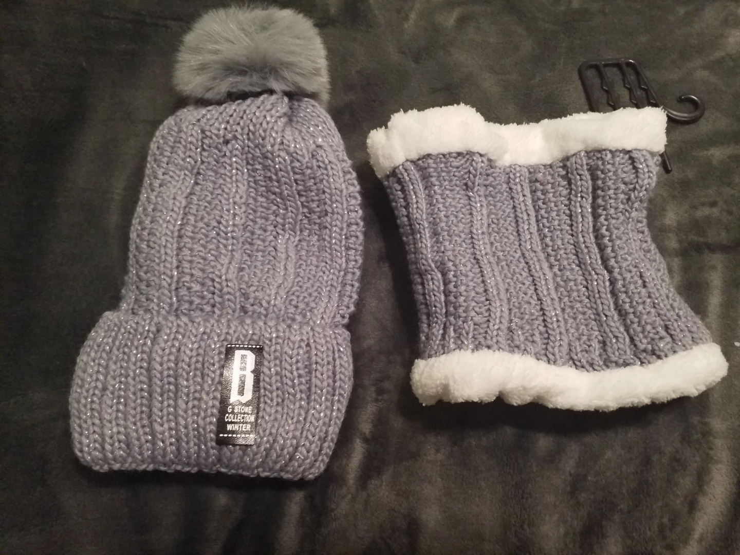 🧡G Stone Collection Winter Hat and Scarf Set