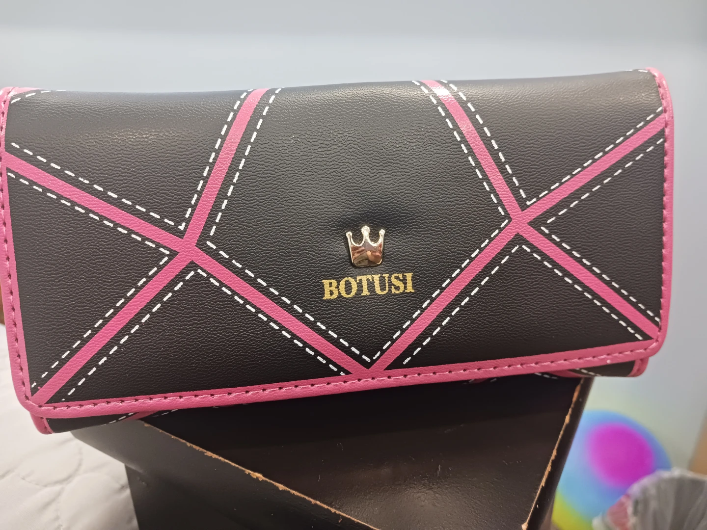 BOTUSI Women's Wallet Black Pink Geometric Design