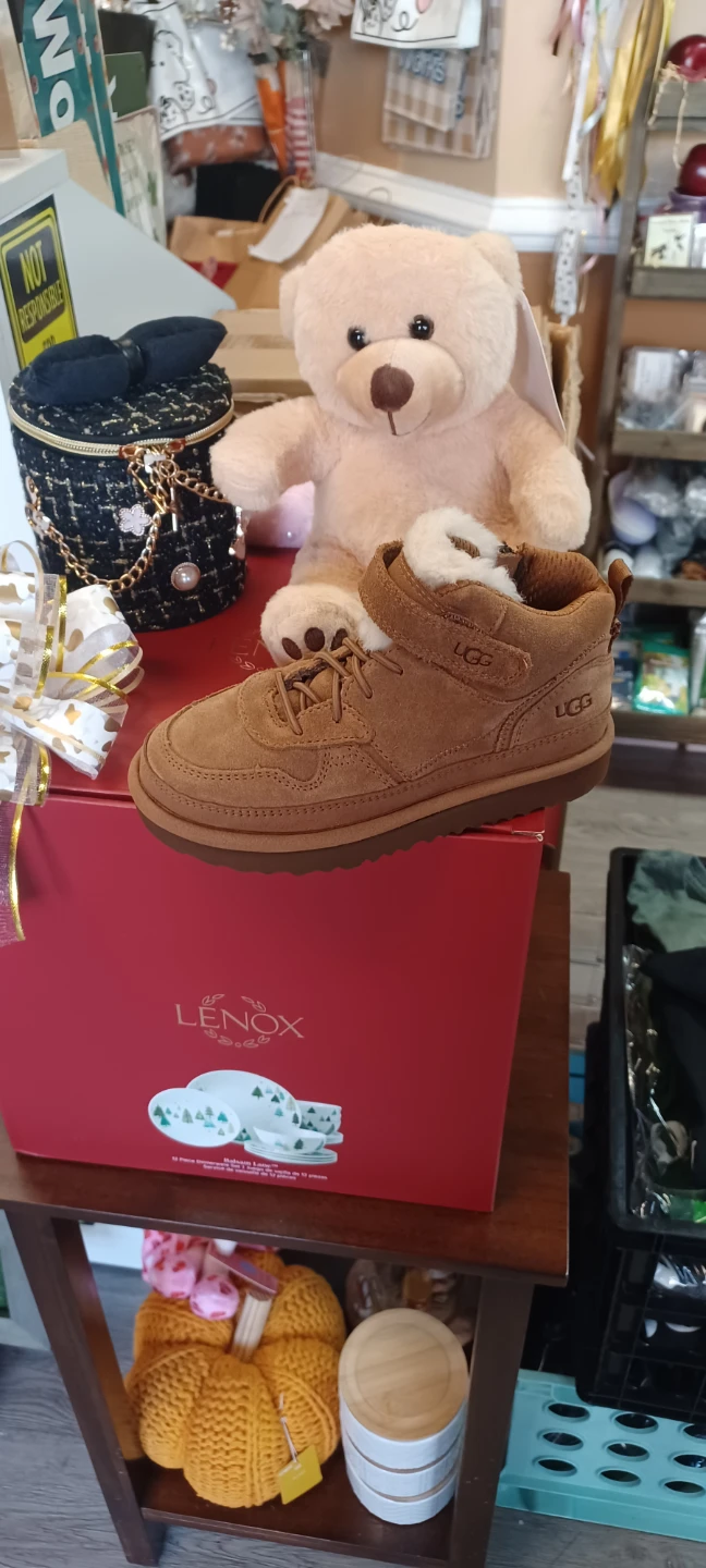 UGG Kids' Renon II High Top Sneaker - Size 12
