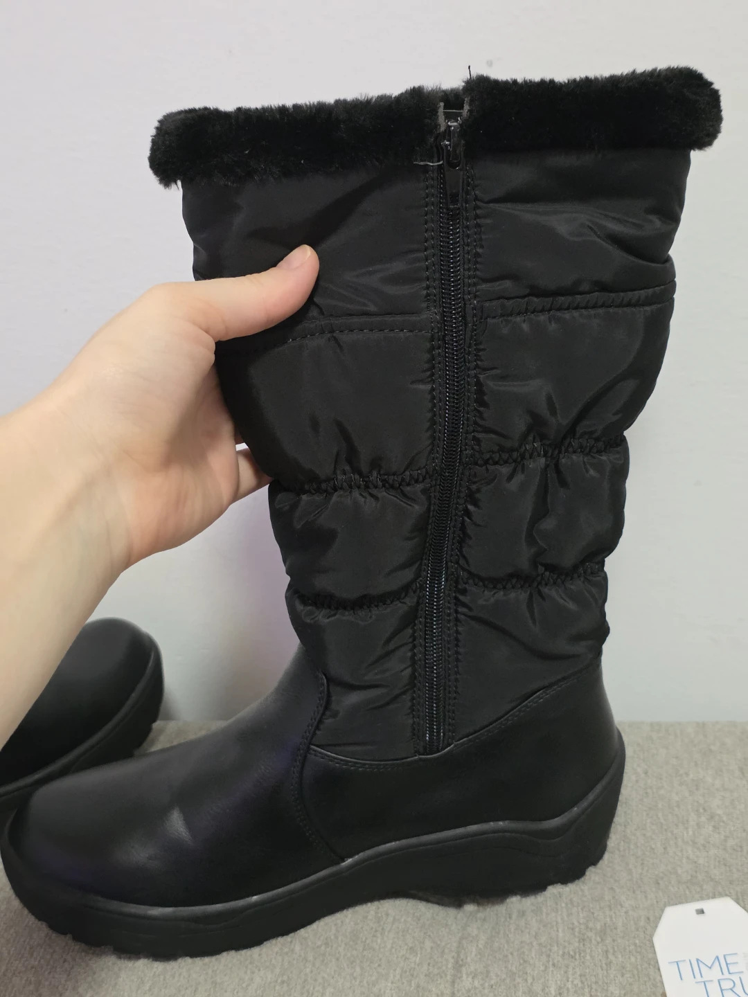Womans Black Winter Boots - Size 7 - photo 3