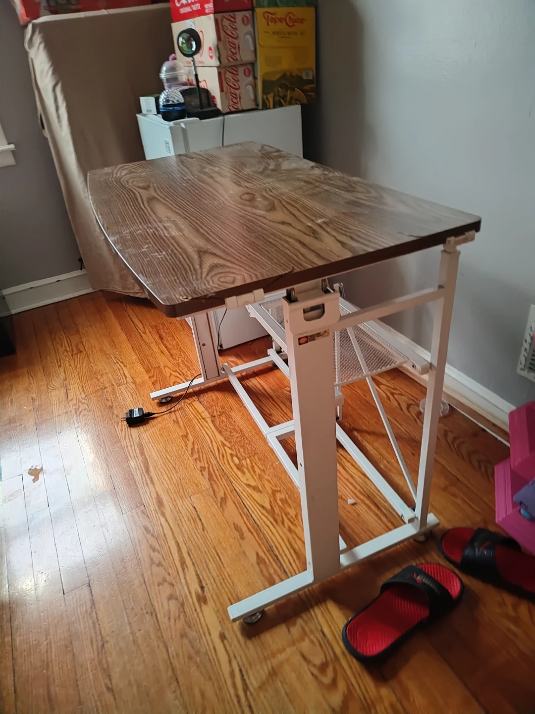 Adjustable Height Drafting/Drawing Table