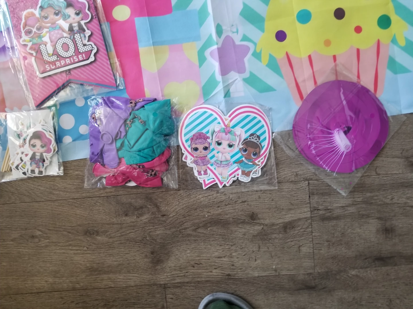 LOL Surprise Birthday Party Decorations - photo 2