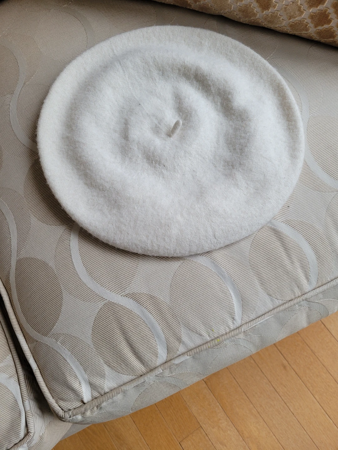 Armani Exchange Off White Wool Beret with Embellishments - photo 4
