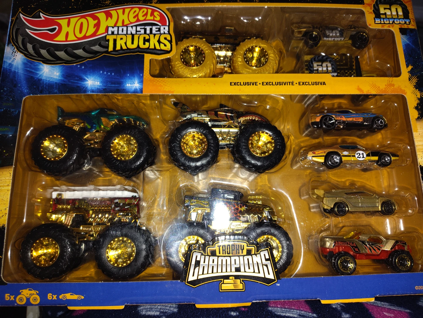 Hot Wheels Monster Trucks Trophy Champions Set