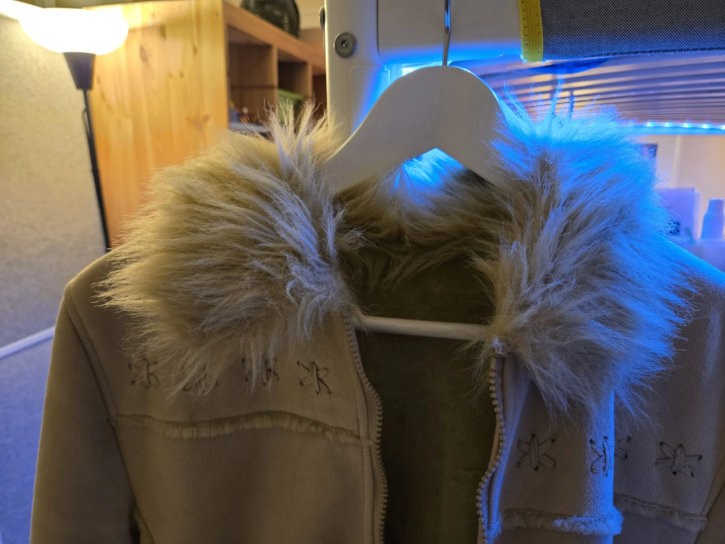 Winter Time - Beige Faux Fur Trim Jacket - photo 3