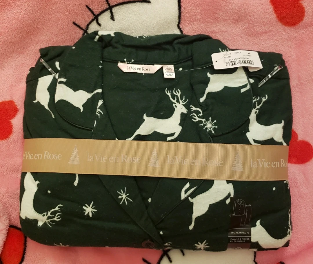 La Vie en Rose Flannel Pajama Set