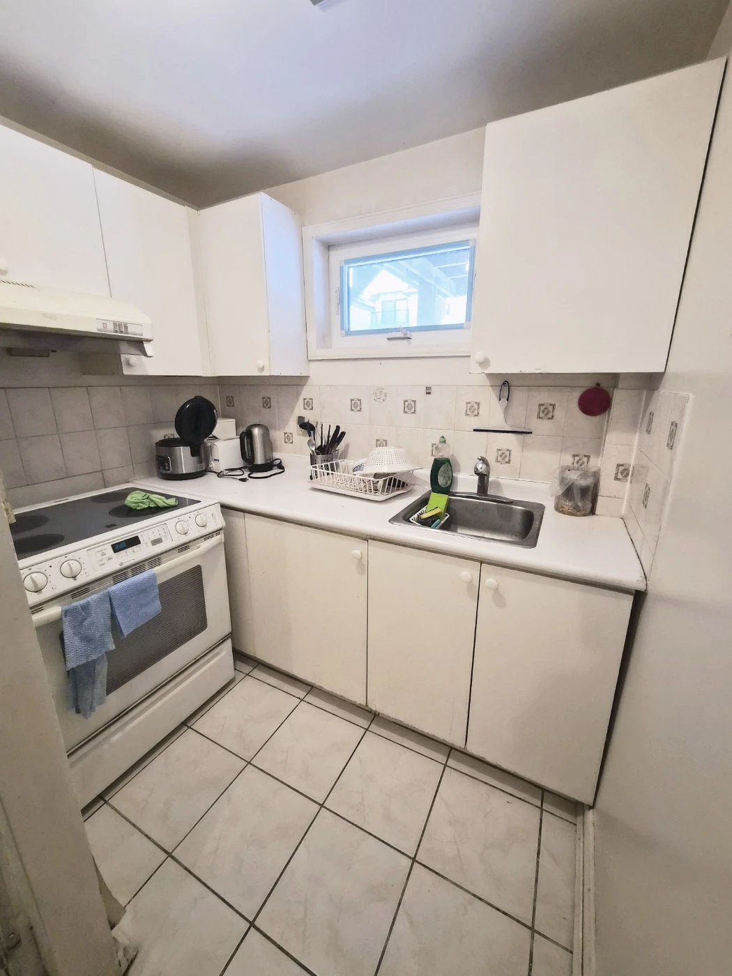 Basement Room for Rent (Filipino Male Only) - photo 5