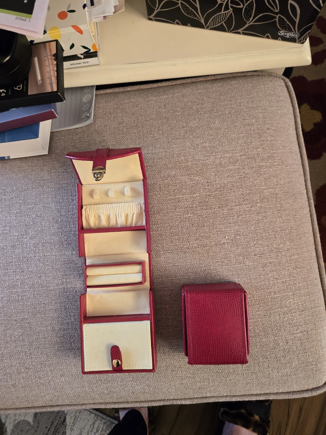 Red Travel Jewelry Case - photo 3