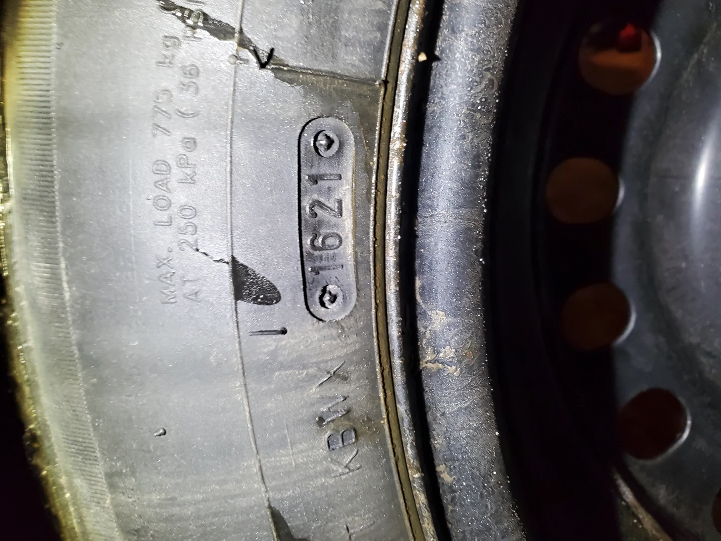 225/60R17 4 X Winter Tires with Rims - photo 4