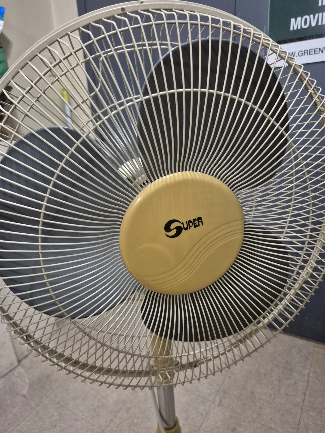 Super Stand Fan - Good Condition - photo 3
