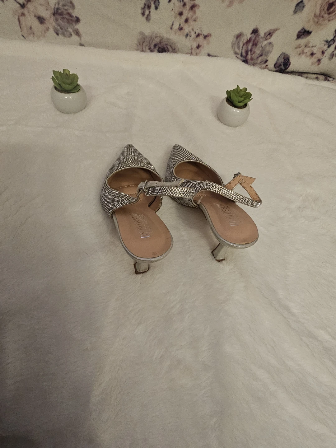 Blossum Collection Silver Heels - Size 6 - photo 3