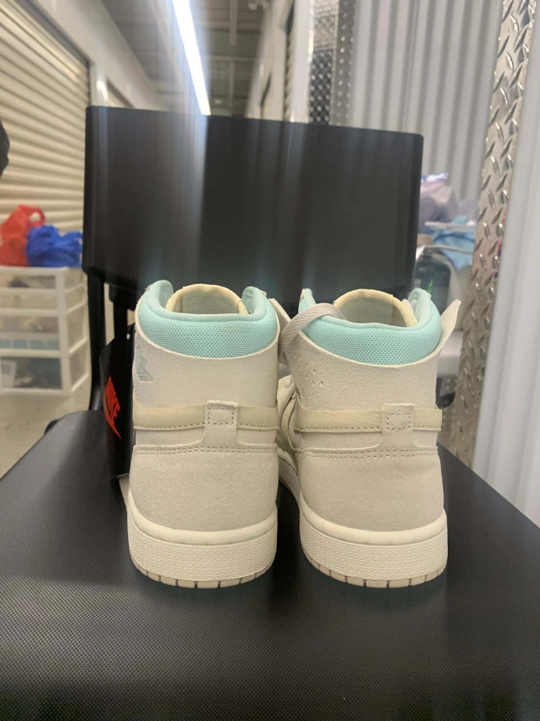 Air Jordan 1 High OG WMNS Seafoam - photo 4