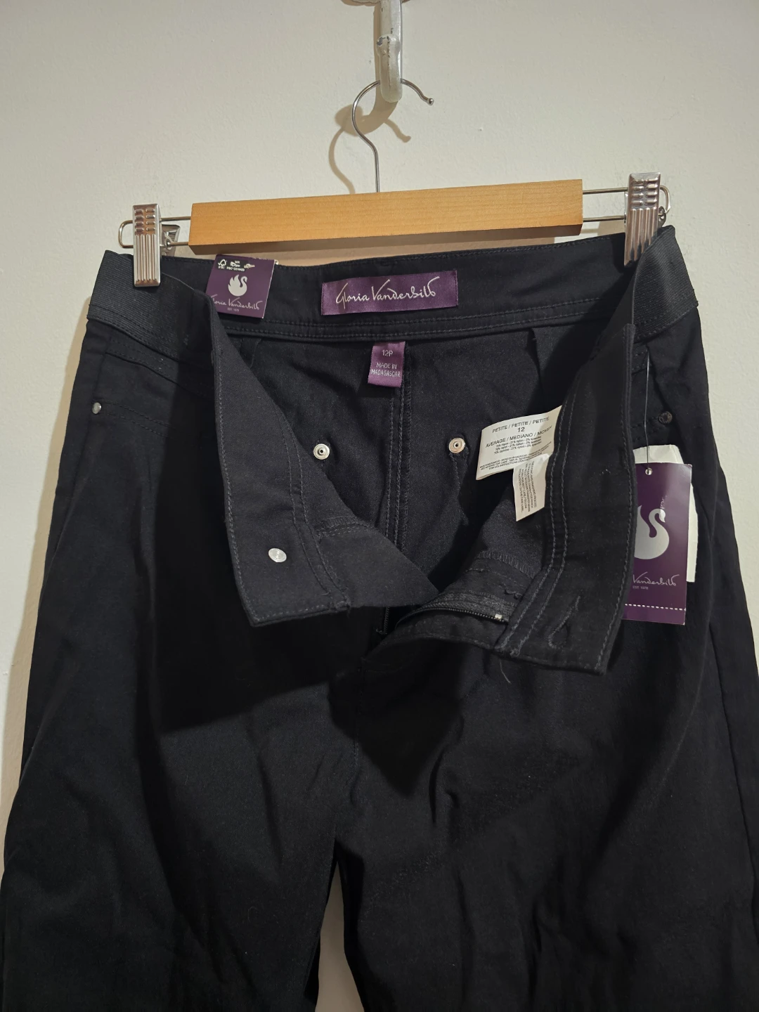 New! Black petite Gloria Vanderbilt pants - photo 5