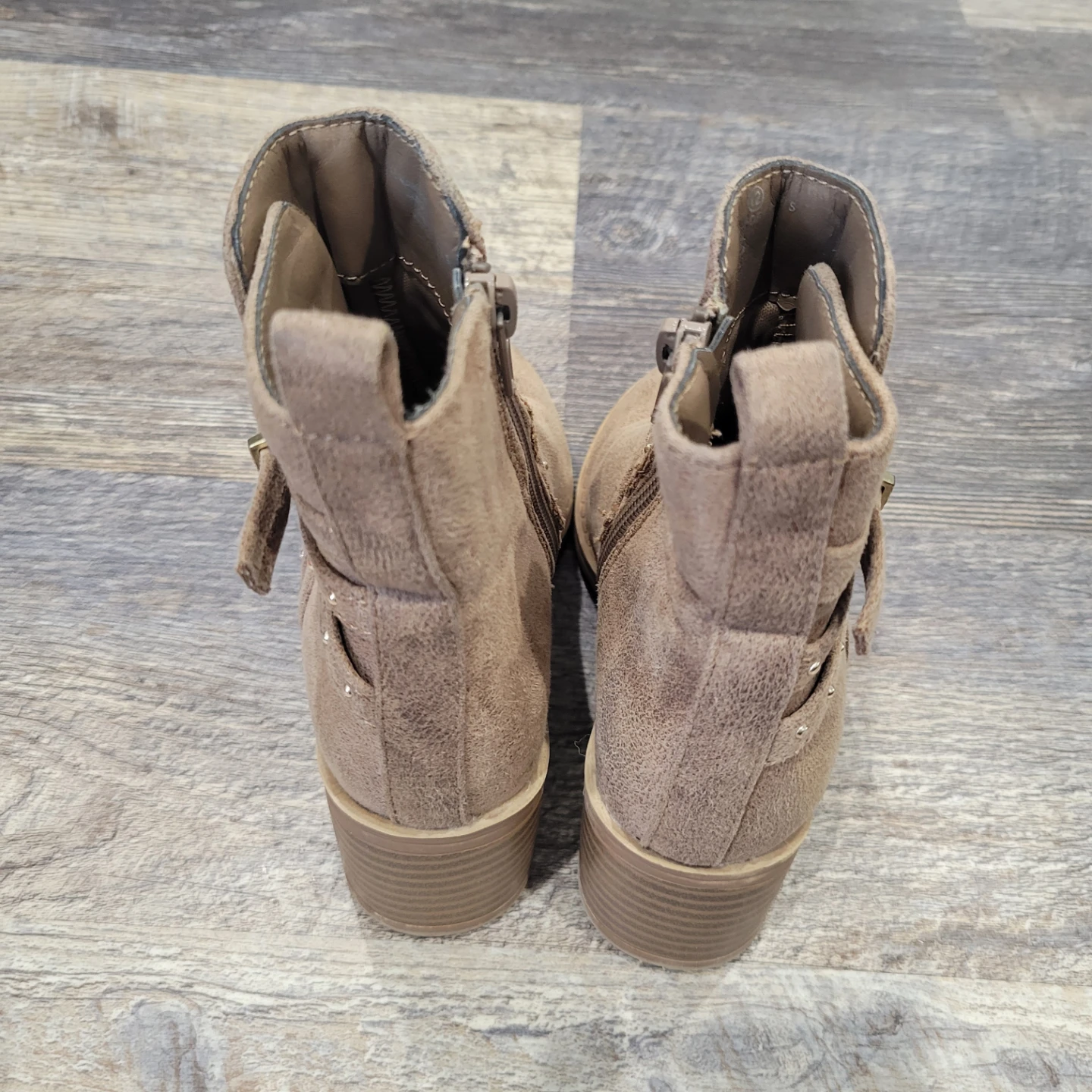Justice Girls Size 12 Tan Faux Suede Ankle Boots - photo 4
