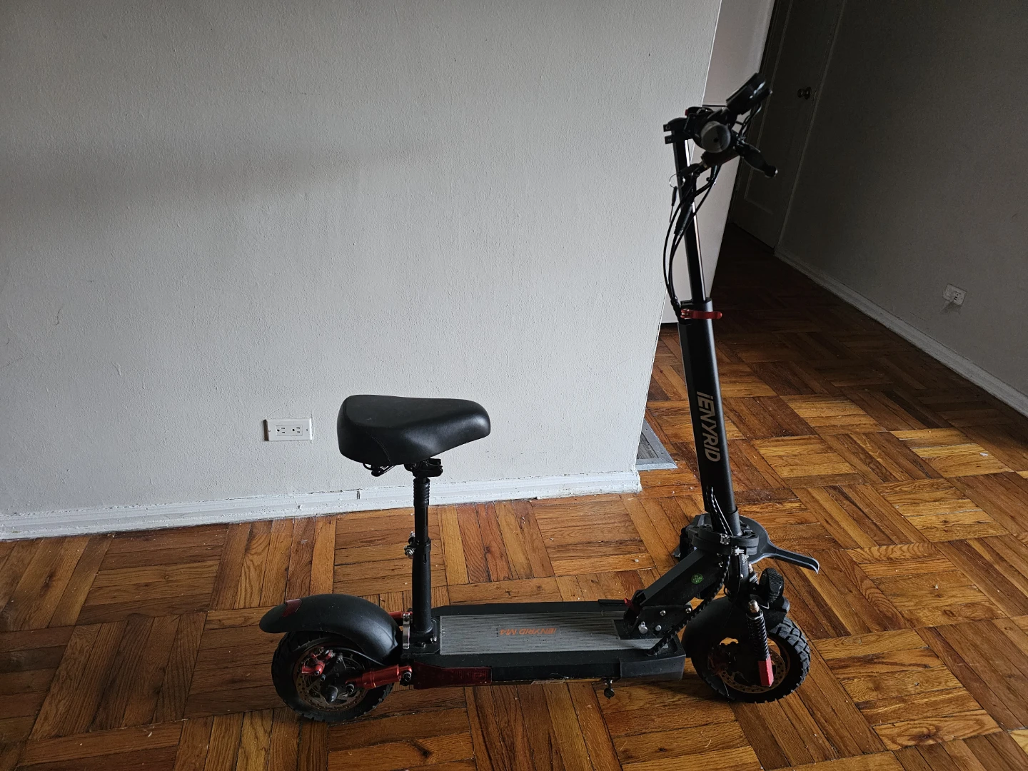Scooter electric with suspension and seat + chain