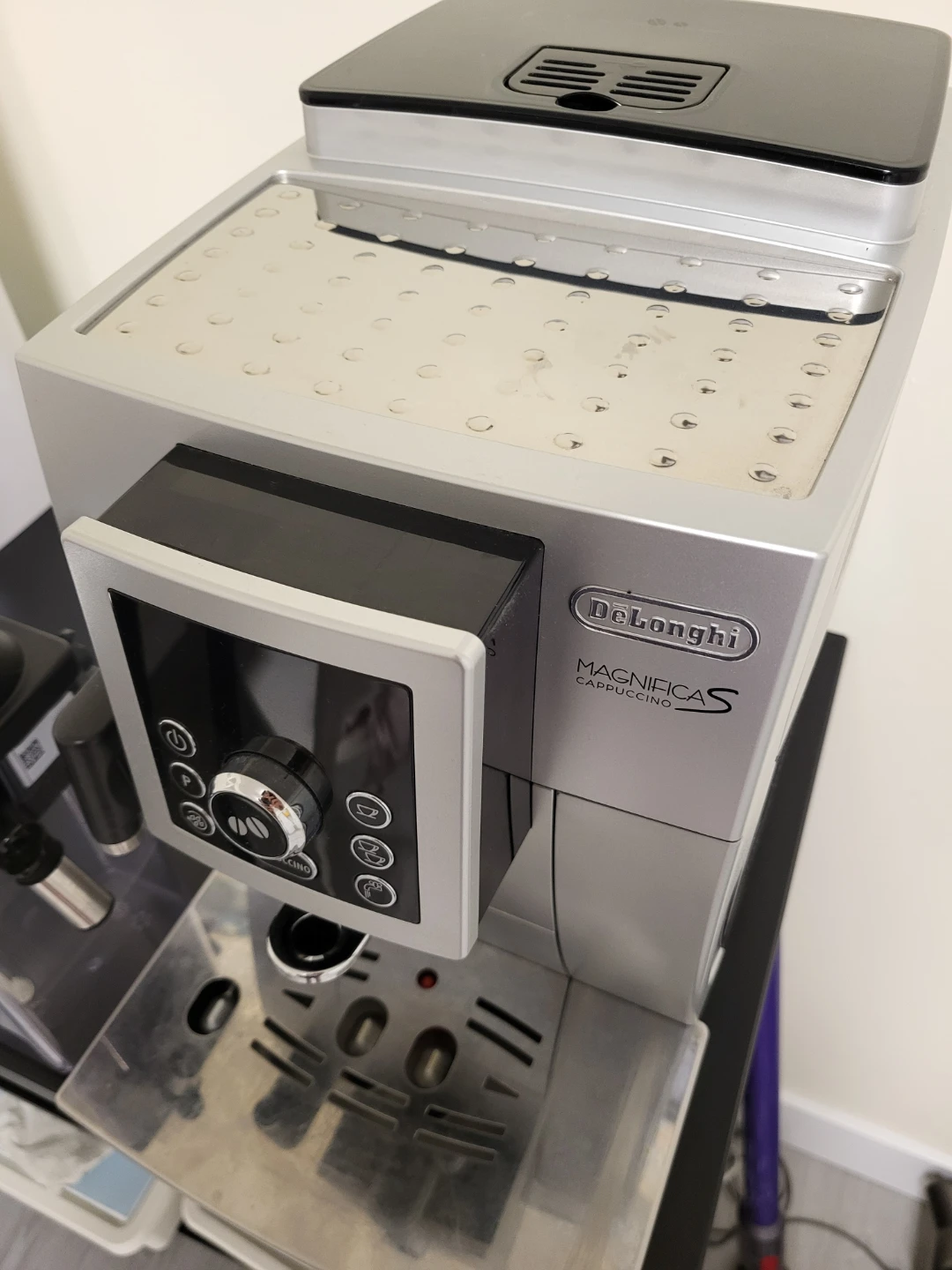 DeLonghi Magnifica S Cappuccino Espresso Machine - photo 2