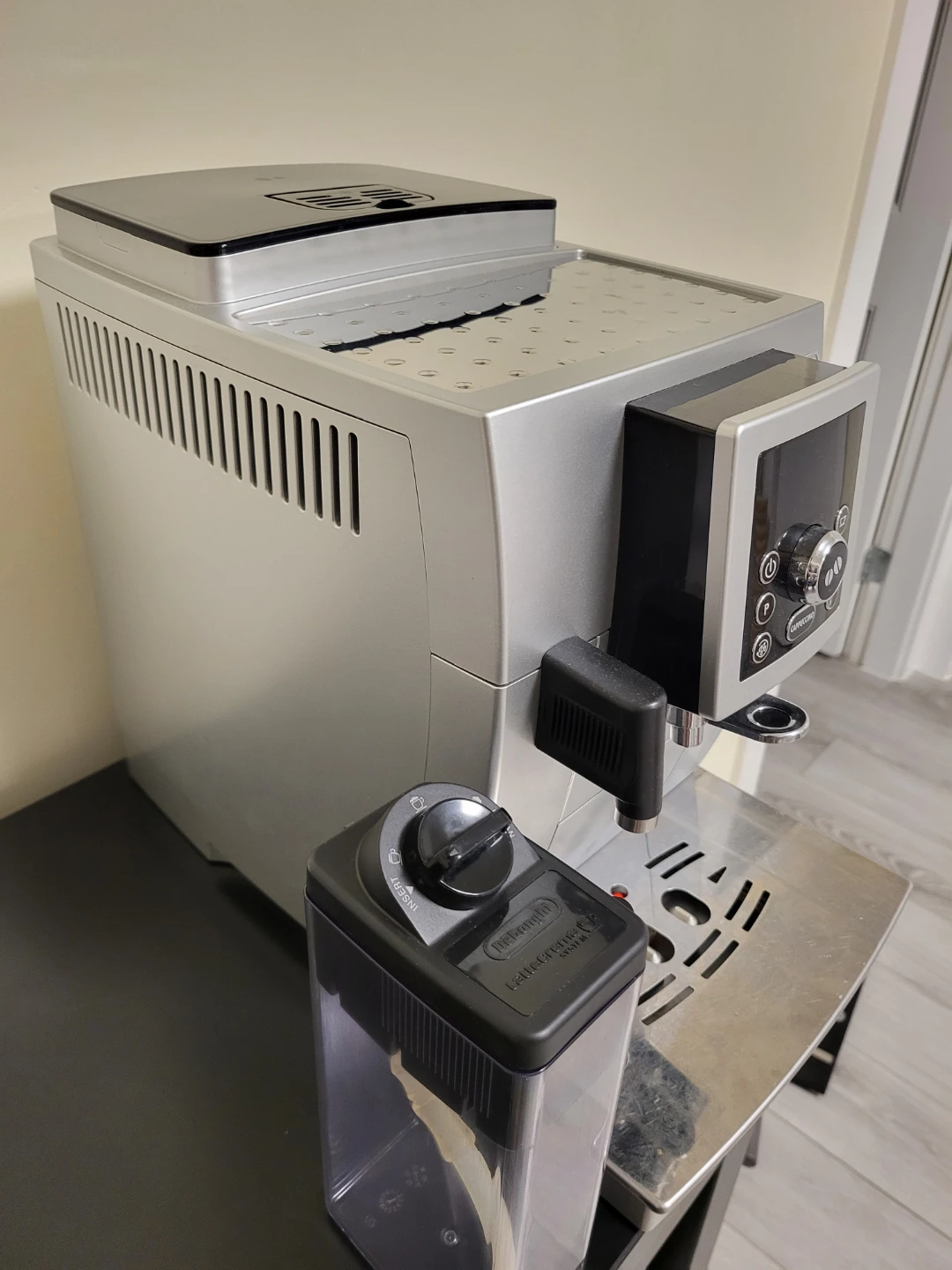 DeLonghi Magnifica S Cappuccino Espresso Machine - photo 3