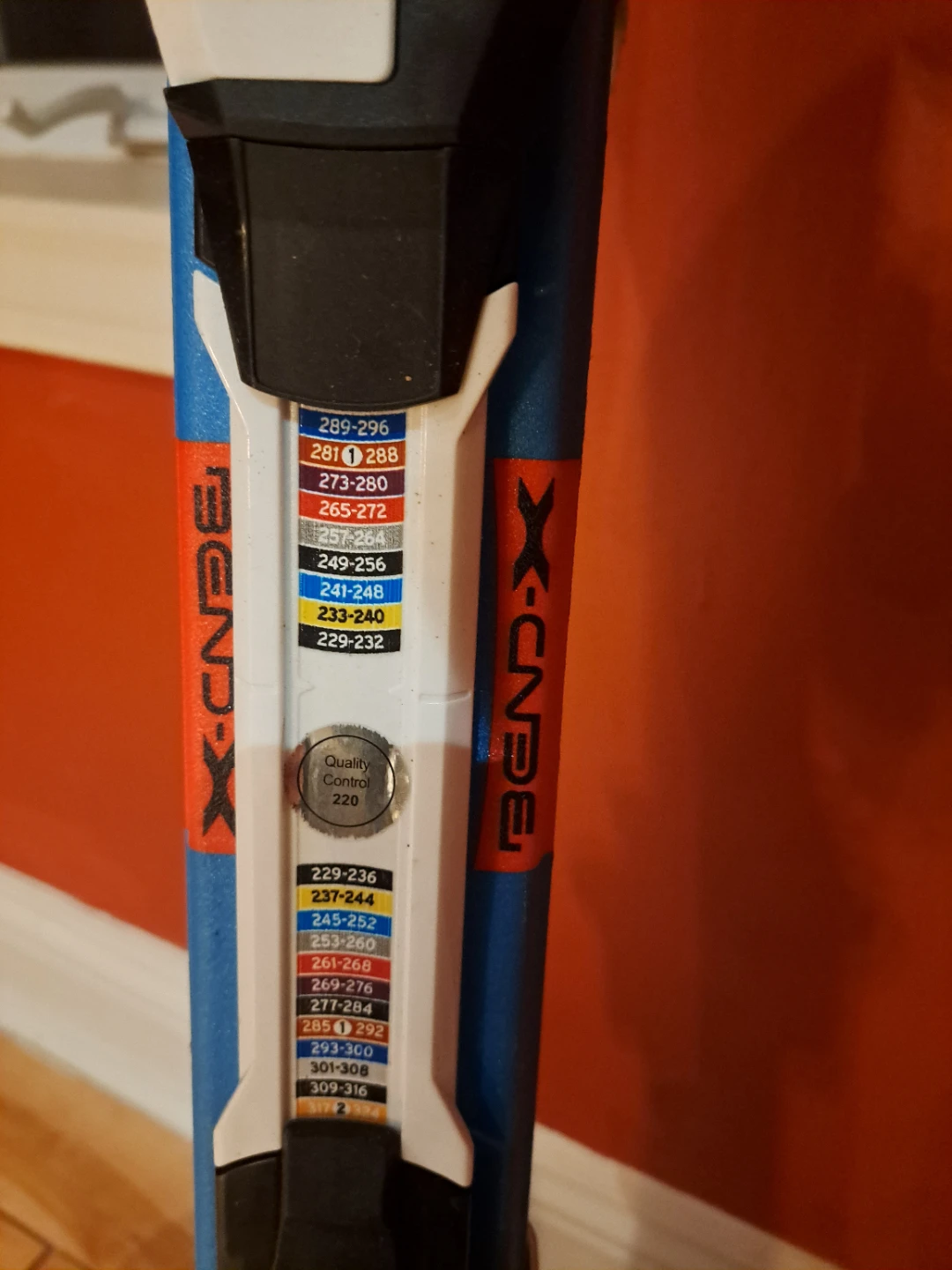 Junior Atomic Vantage 140cm Skis with Bindings