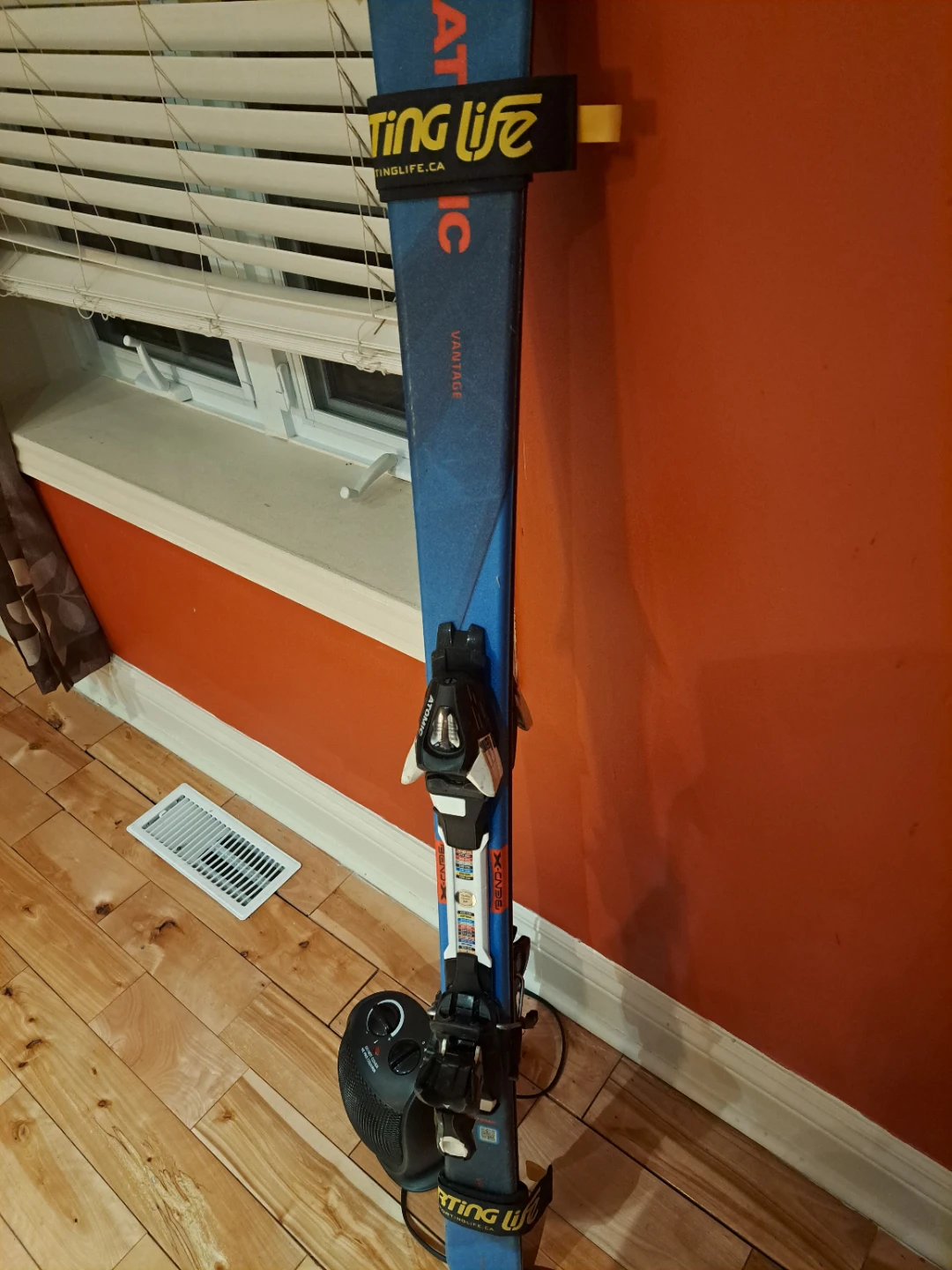 Junior Atomic Vantage 140cm Skis with Bindings - photo 2