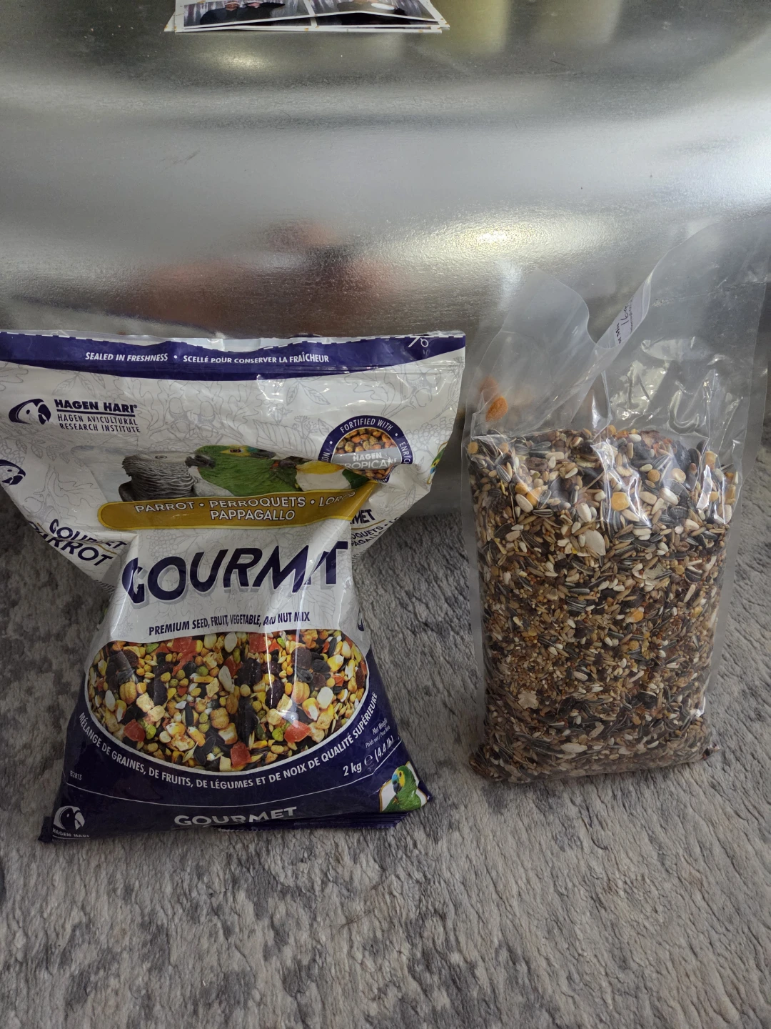 Hagen Gourmet Parrot Food Mix . 2 bags. - photo 2