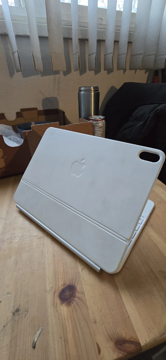 Apple iPad Magic Keyboard - photo 2