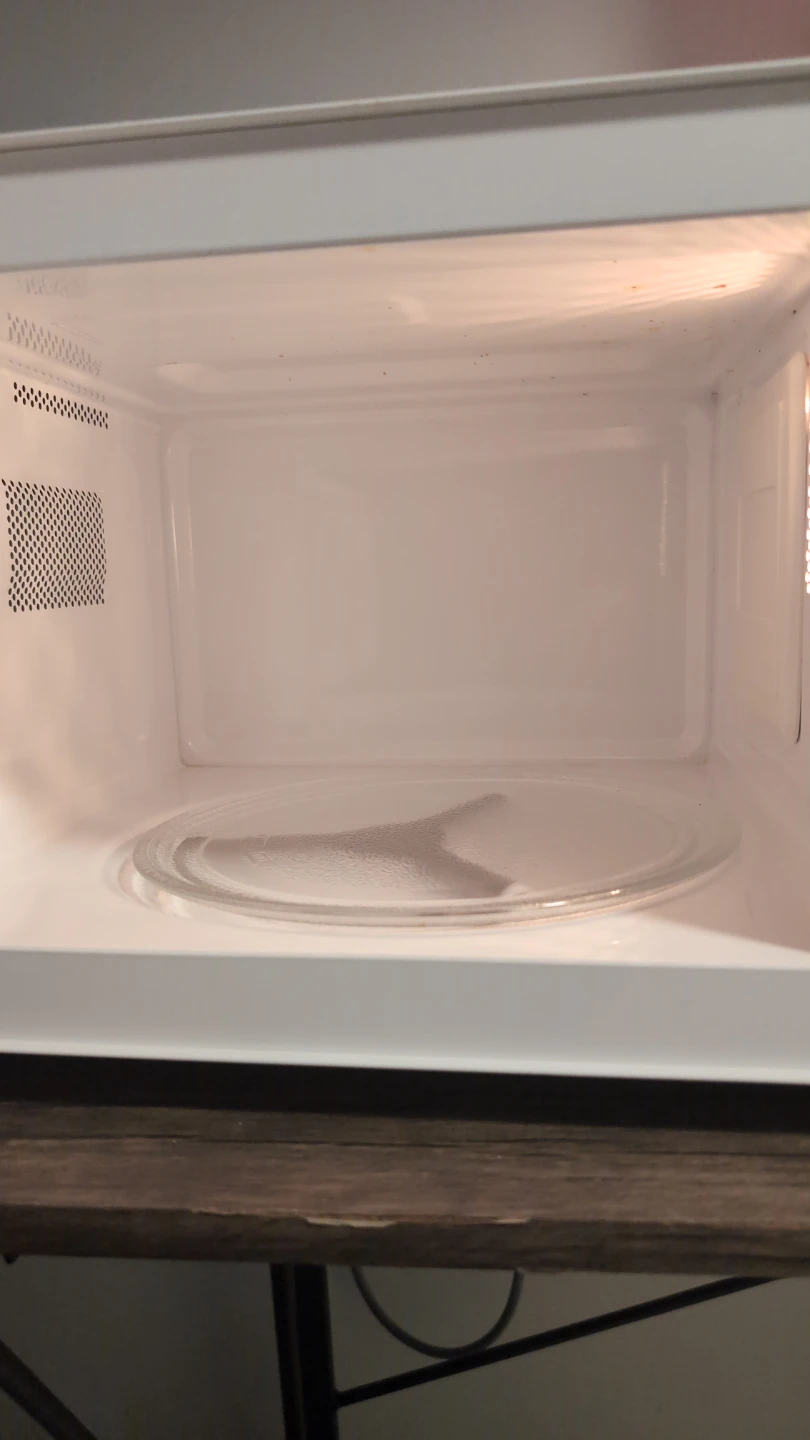 GoldStar Microwave - White - photo 2