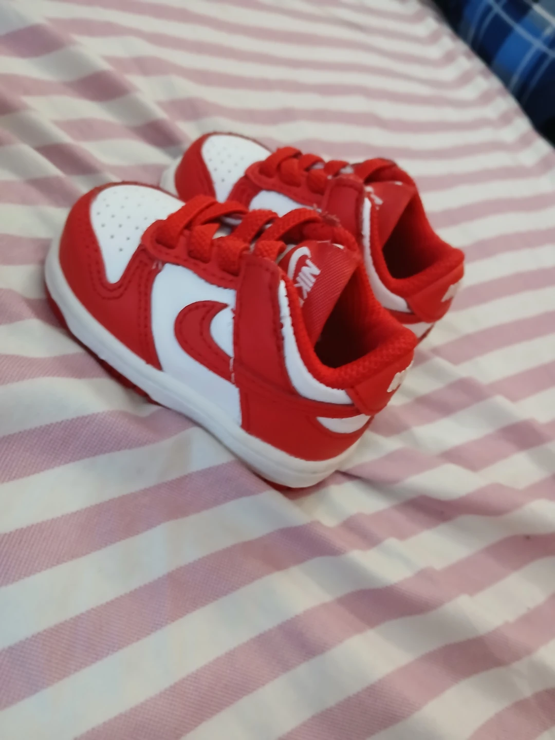 Nike Baby Shoes Red & White - photo 4