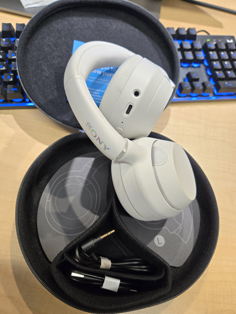 Sony WH-1000XM5 Wireless Noise Cancelling Headphones - White - photo 5