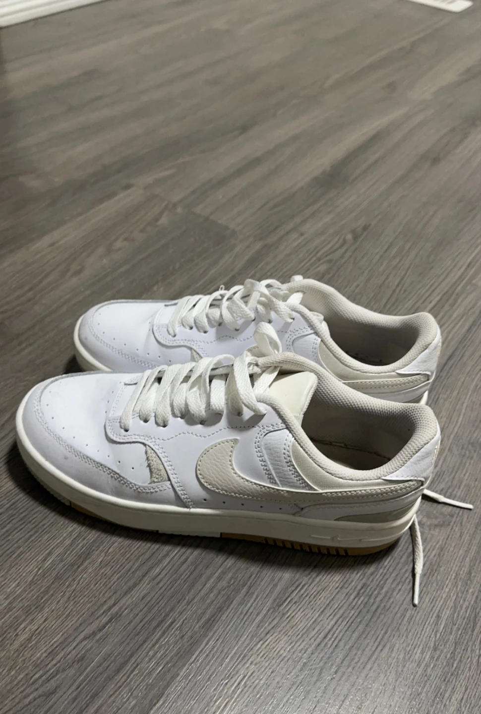 WhiteNike Court Vision Low Sneakers - Size 8.5
