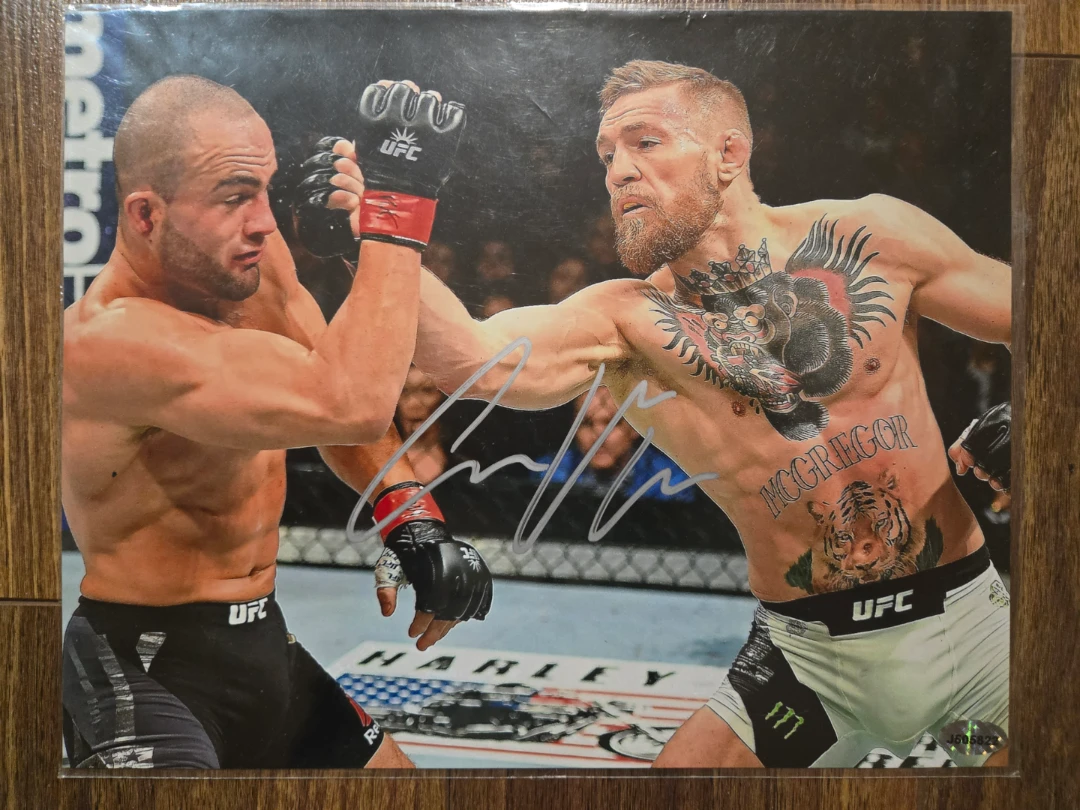🧡Conor McGregor Autographed UFC Photo🧡