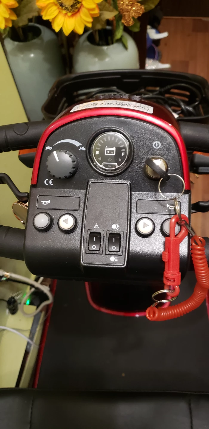 Pride Victory Twin 3/4 Wheel Scooter - photo 2