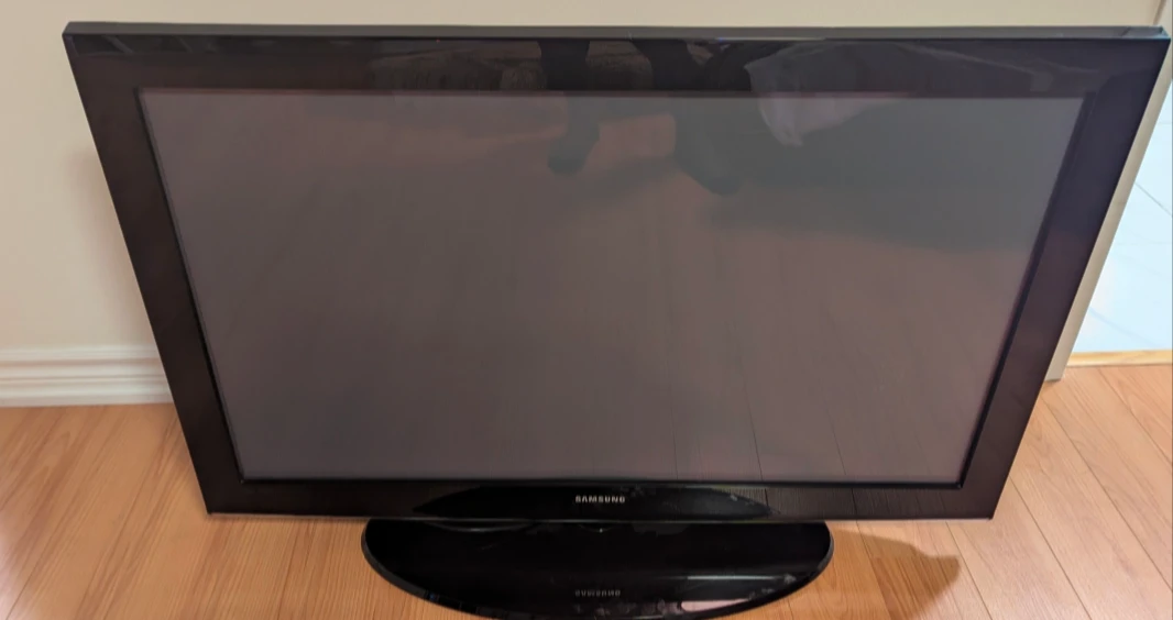 Samsung PN42A450P1D 42" Plasma TV - photo 2
