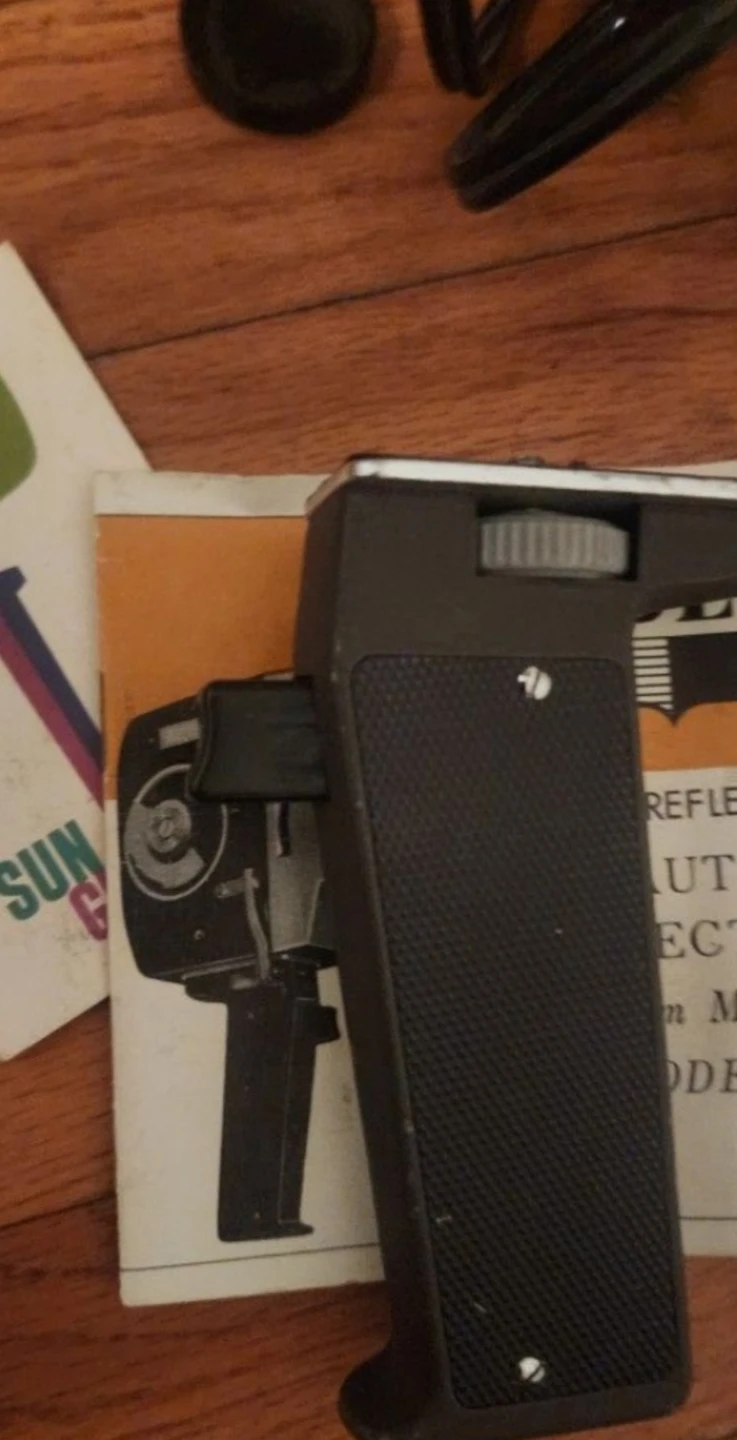 Yashica Reflex Zoom Movie Camera EM 5000 - photo 3