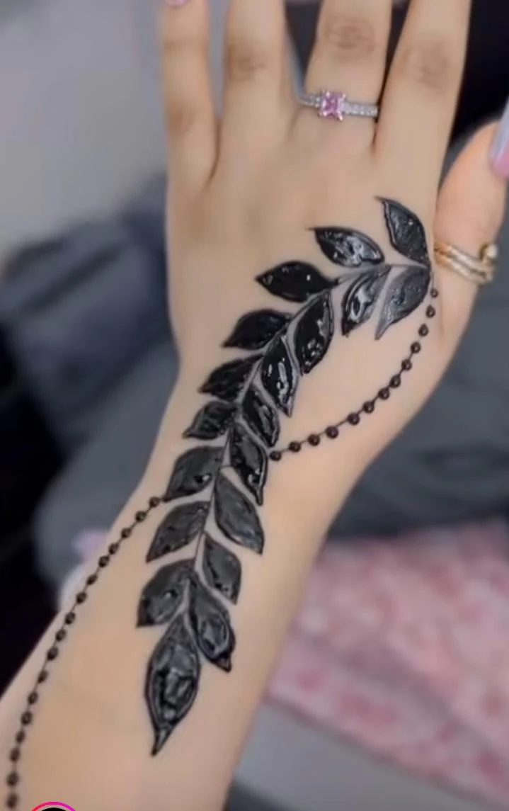 Henna tattoos