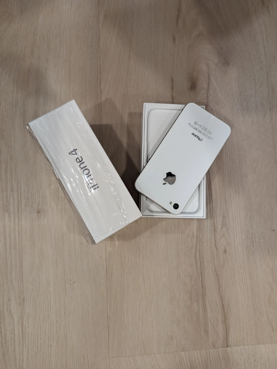 iPhone 4 White with Box