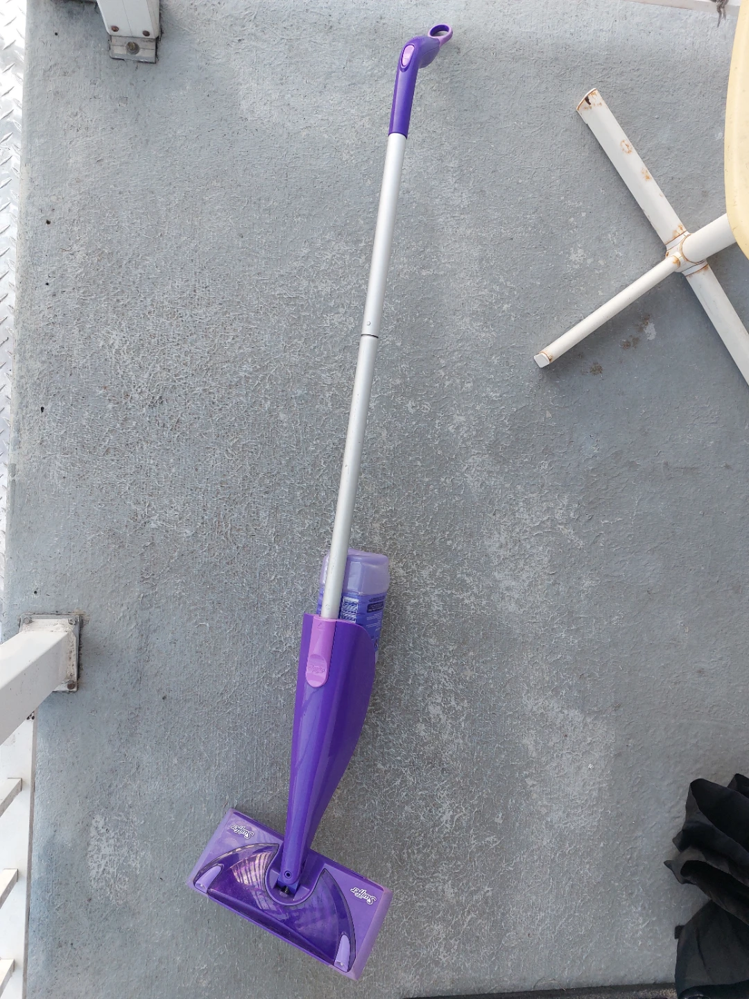 Swiffer WetJet Floor Cleaner Mop - photo 3