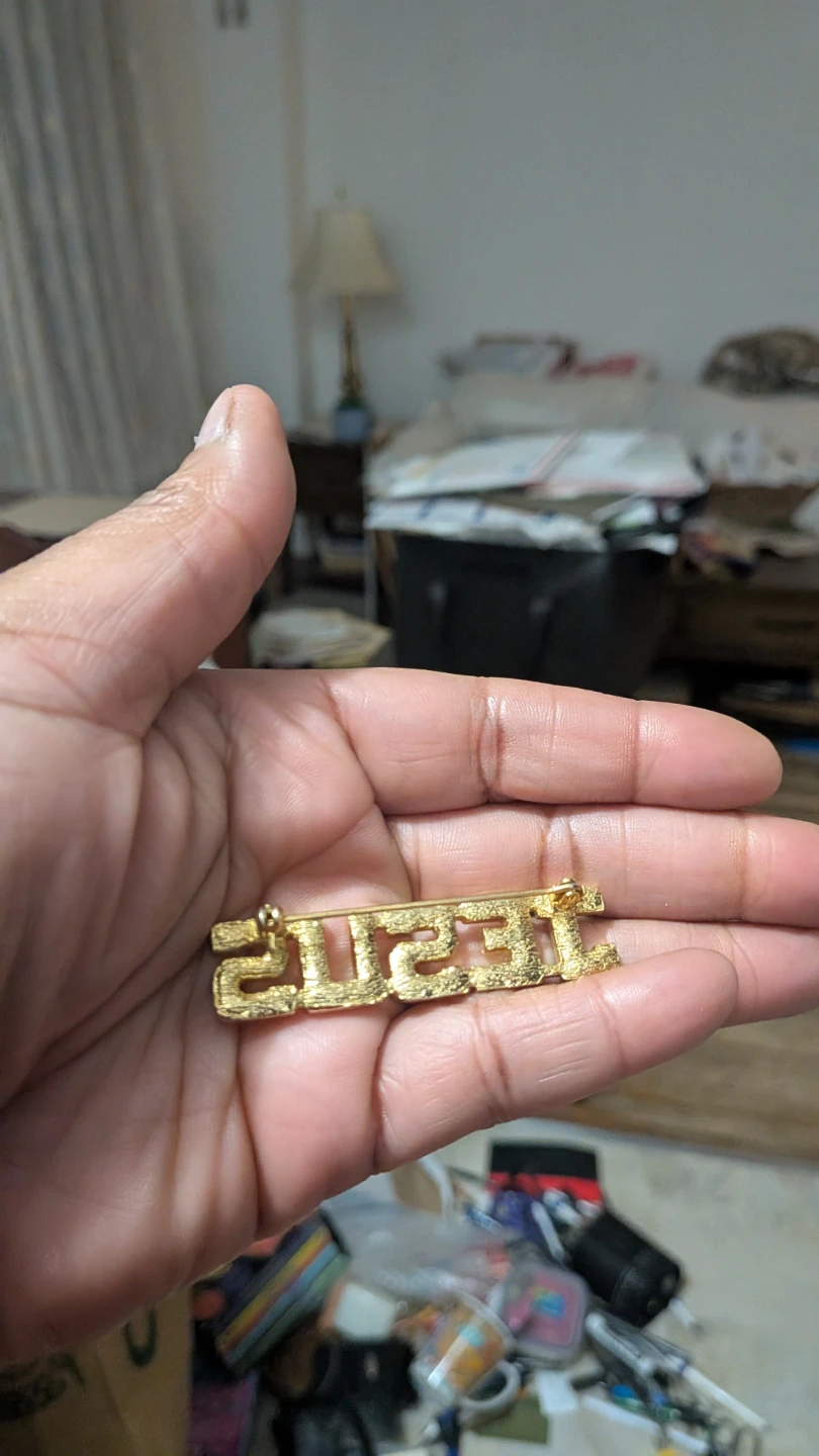 Gold 'Jesus' Pin/Brooch - photo 2