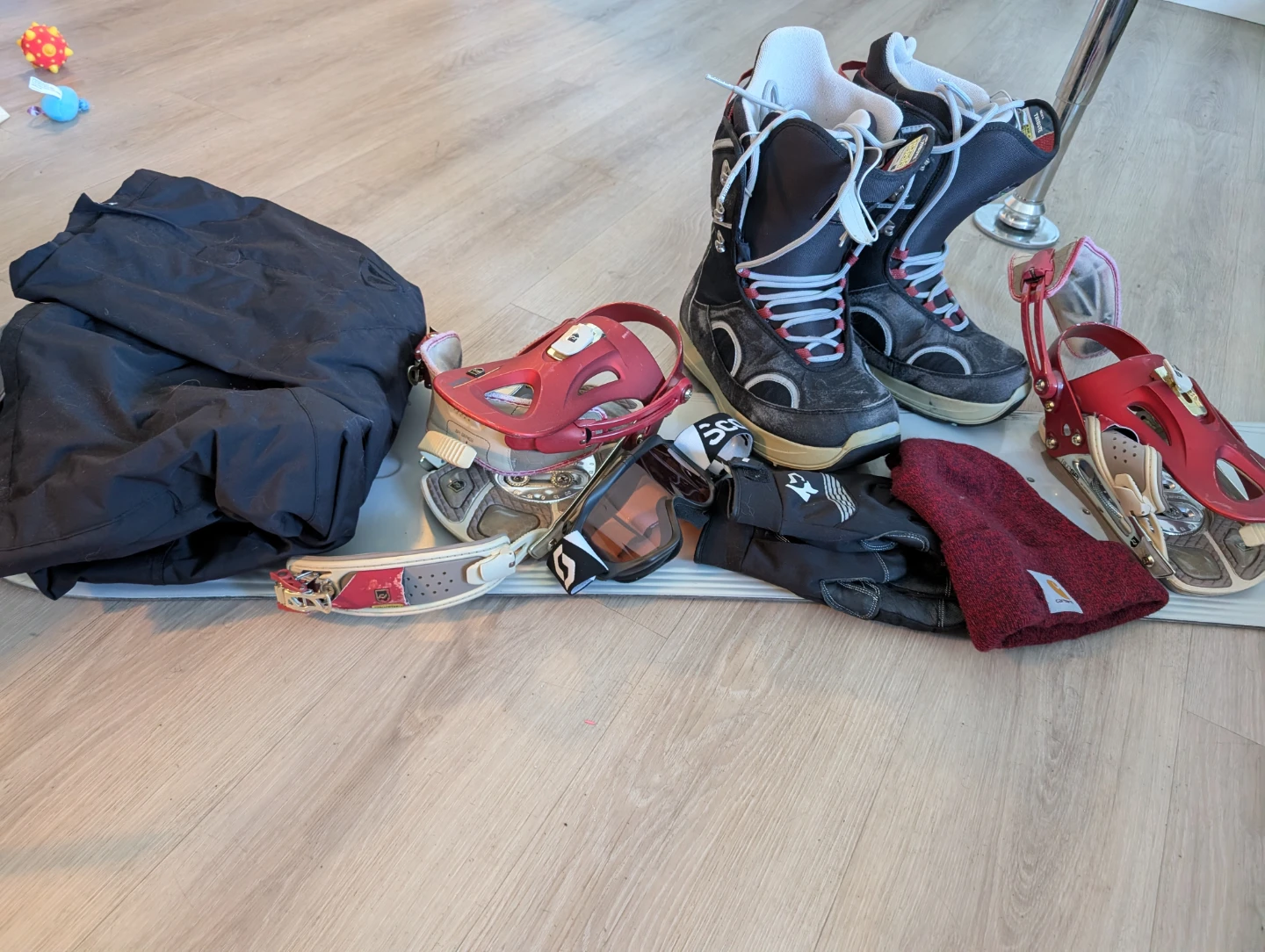 Ride Snowboard with Size 11 Boots, Bindings, Goggles and Beanie - photo 4