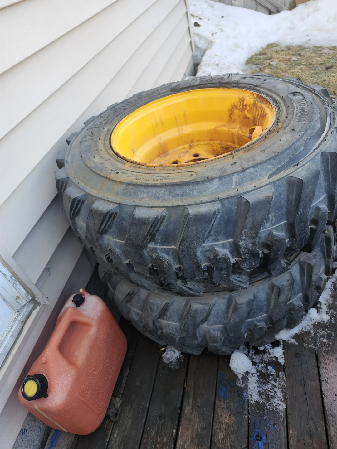 Tractor Tires 12-16.5 skidsteer - photo 3